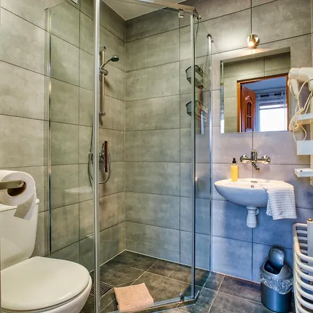 Ada Oda ve Kahvaltı