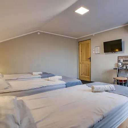 לינה וארוחת בוקר Ada